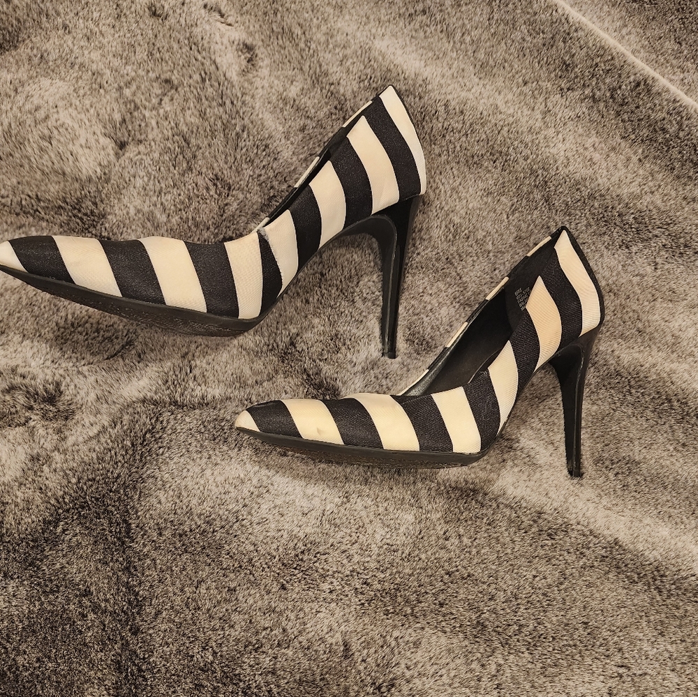 Cosmopolitan size 6.5 striped pump stilletos 3 inch high